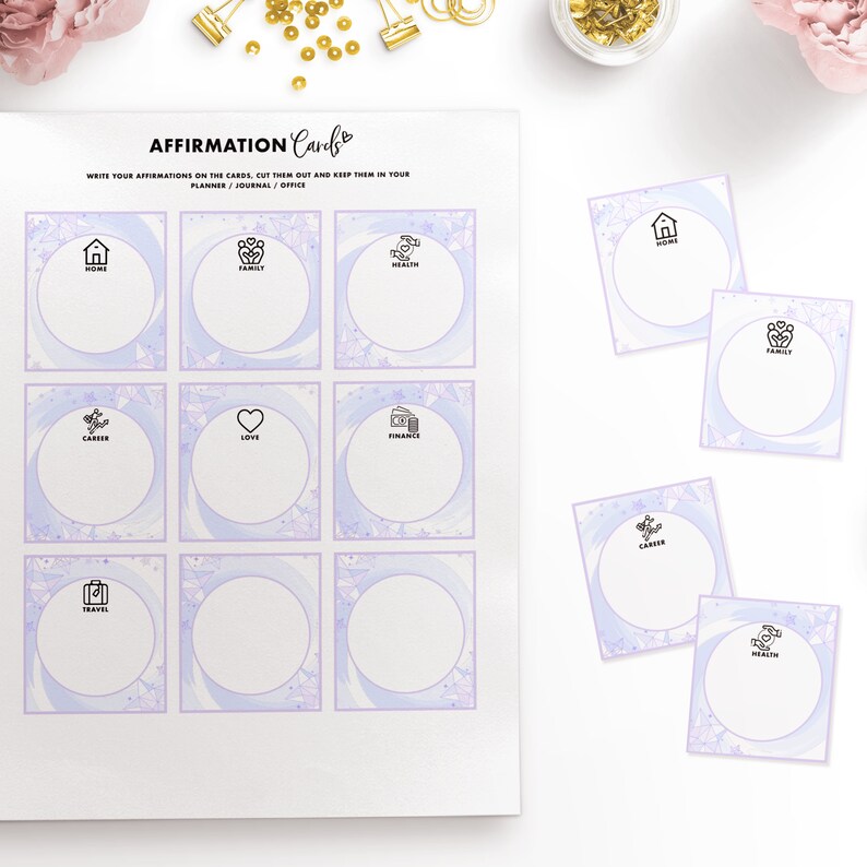 Puede incluir: Cartas de afirmaci&oacute;n imprimibles con un fondo de acuarela de color p&uacute;rpura claro y un c&iacute;rculo blanco en el centro de cada carta. Las cartas presentan iconos para el hogar, la familia, la salud, la carrera, el amor, las finanzas y los viajes. El texto "AFFIRMATION Cards" est&aacute; en la parte superior de la p&aacute;gina.