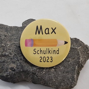 Button Schulkind 2024 mit Name personalisiert Farben zur Auswahl, 59mm groß Bild 7