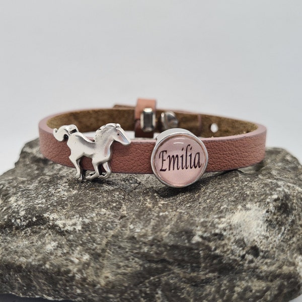 Lederarmband  Armband mit silbernem Pferd und Name personalisiert in rosa ( Farbauswahl )