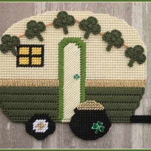 St Patricks Day Retro Camper Plastic Canvas Pattern for St Pattys Day Cute Camper with Shamrock and Pot of Gold image 1