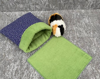 Cuddly sack incl. Pipipad guinea pig -flowers / green-