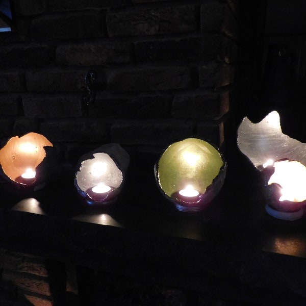Wunderschöne Lichtkugel, handgefertigt Leuchtschale aus Beton mit Standring