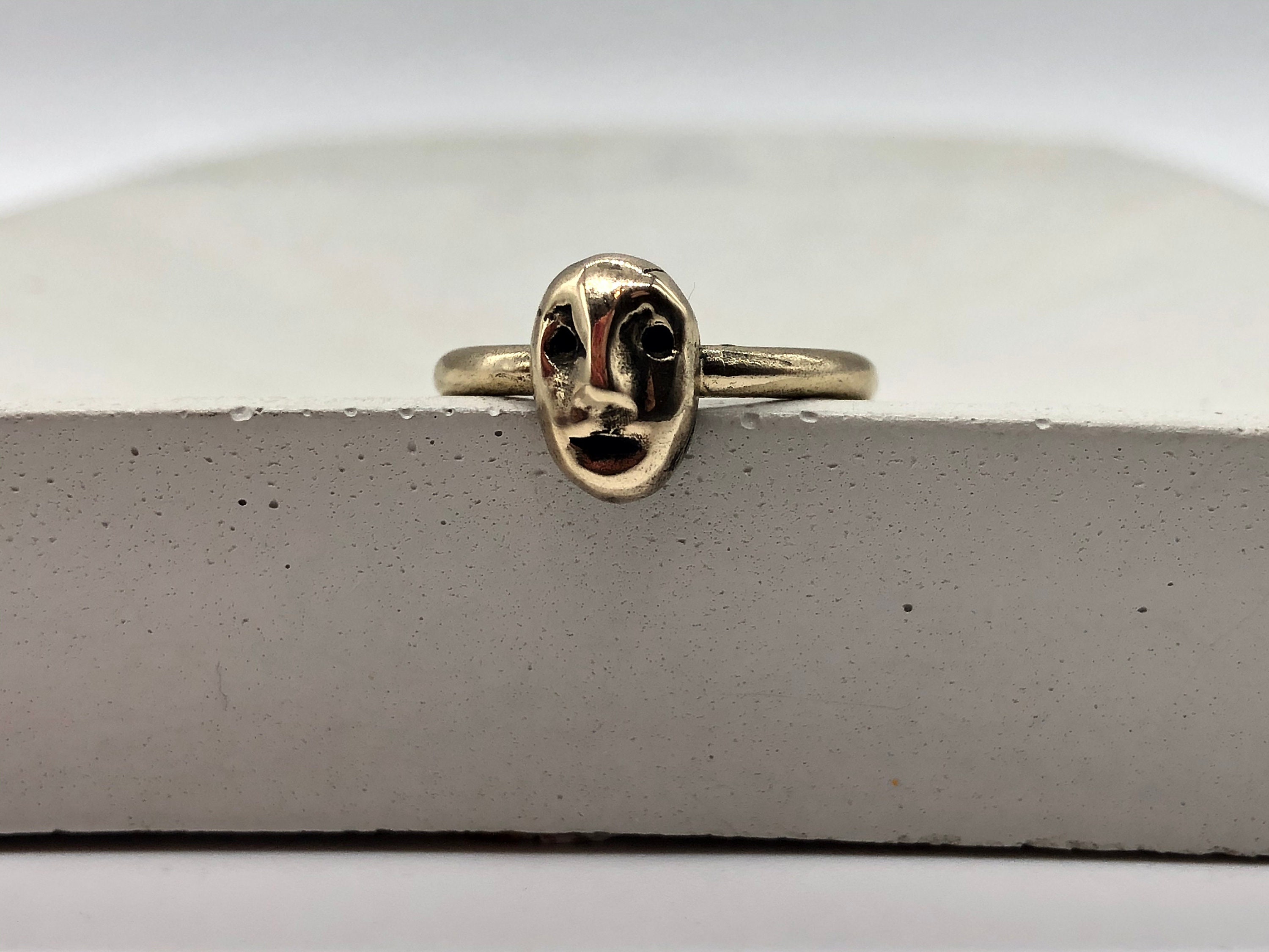 Face Ring I in 14K Gold - Etsy