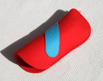 Glasses case made of pure new wool felt in "red-turquoise"