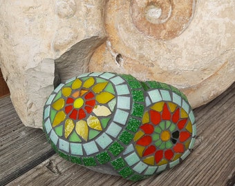 Mosaic pebble