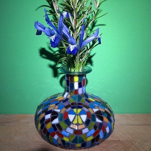 Noble glass mosaic vase