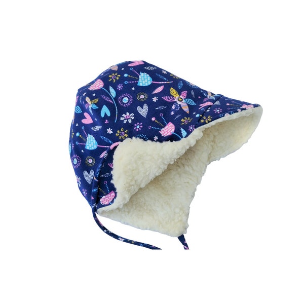 Wintermütze Mädchen Bio mit Blumen in Blau mit Teddyplüsch, warme Mütze Baby und Kinder geblümt, Schirmmütze, warme Ohren KU 35-56cm