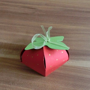 Strawberries, give away boxes, goodie image 1