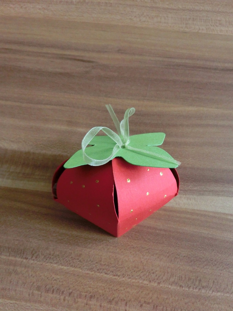 Strawberries, give away boxes, goodie image 1