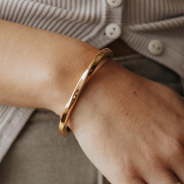 Ashes Bangle • Silver, Gold or Rose Cremation Jewellery • Personalised Memorial Keepsake Gift • Urn Bracelet • Inscripture UK