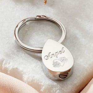 Llavero con huellas de patas y cenizas • Recuerdo conmemorativo de cremación de mascotas • Joyería con urna para perros o gatos • Regalo de recuerdo personalizado •