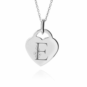Collar personalizado con inicial floral en plata de ley: regalo conmemorativo, regalo de duelo, recuerdo especial