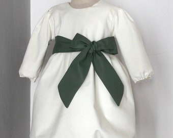 zauberhaftes warmes Festkleid Taufkleid aus Samt Mädchen Winter Schleife Salbei Grün Taufe Blumenmädchen Hochzeit ELISA