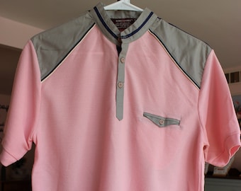 Vintage Men's Kingsport Pink Knit Polo Short Sleeve Button Up Front Pocket. Size Medium