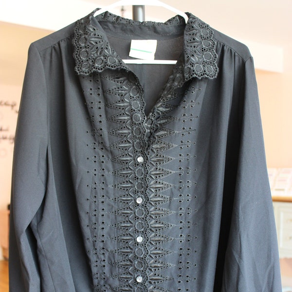 Pearl Snap Eyelet Blouse- Black