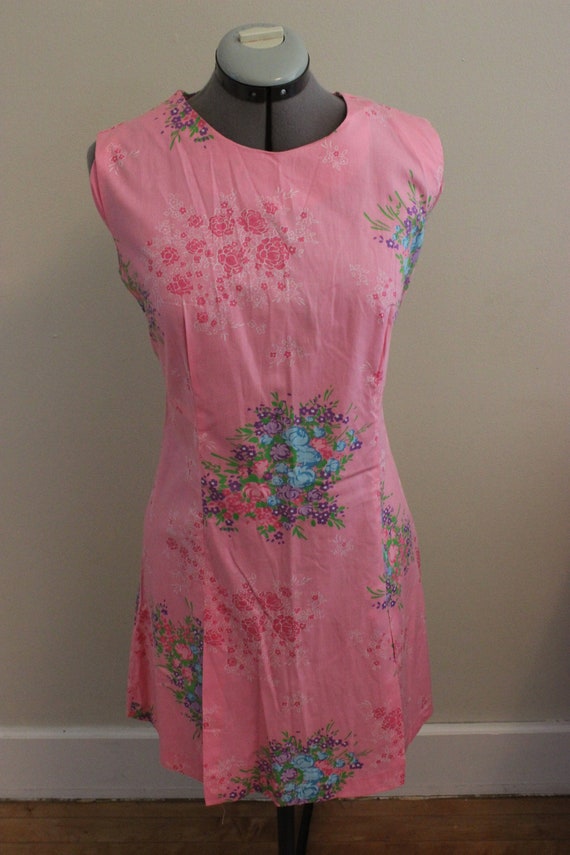 ladies vintage 1970's pink floral sleeveless mr. w