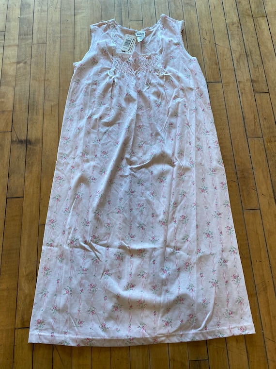 Vintage Ladies Pink Floral Nightgown Basic Edition