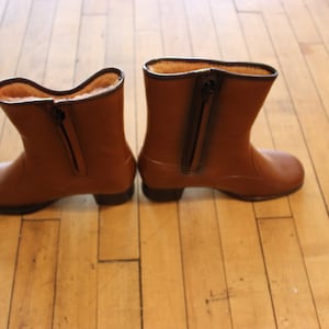 Vintage 1970&#39;s Ladies Mid Calf Zip Rain Boots Fur Lined 8  Wide Never Worn