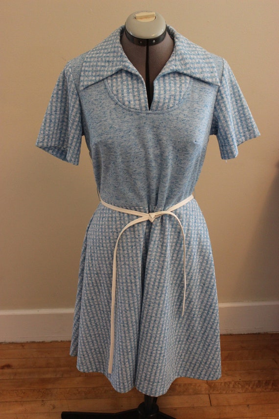 Ladies Vintage 1970's Short Sleeve Blue and White Belted Dress