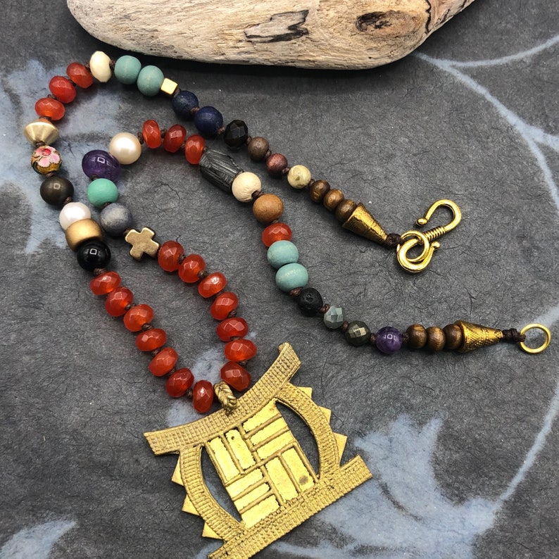 short chain material mix of African pendant ethno