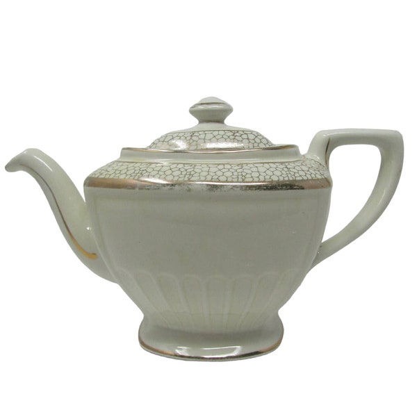 Vintage Hall 6 cup Teapot 0118