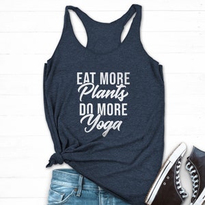 Vegan Yoga Tank, mehr Pflanzen essen mehr Yoga, Vegetarisches Workout, Vegetarisches Tank Top, Yoga Tank Top, Veggie Shirt, Vegan Shirt Frauen