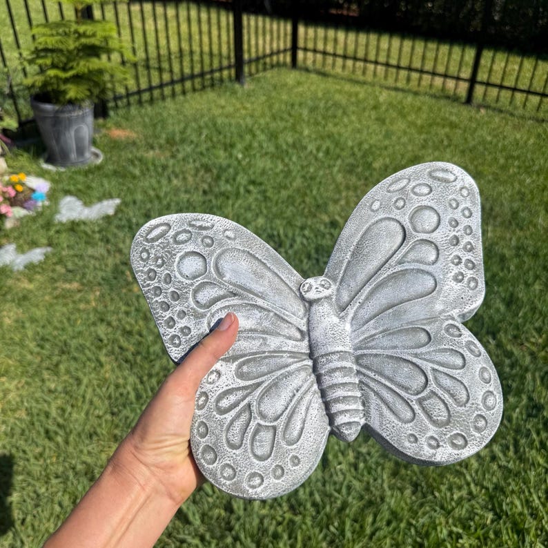 Butterfly stepping stone, garden stone, garden art, concrete art, garden decor, cement decor, Butterfly Garden, Butterfly Gift, Yard Art 8.5" x 6.5"