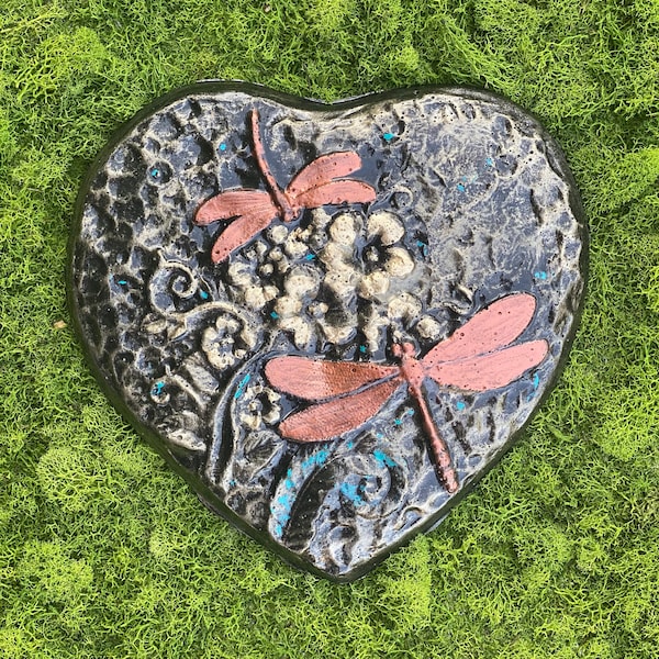 Dragonfly heart, stepping stone, 8.75”x8”x3/4”, Mother’s Day, gift of Love, Garden Stone, Concrete Art, Dragonfly garden, Dragonfly gift