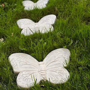 Butterfly stepping stone, garden stone, garden art, concrete art, garden decor, cement decor, Butterfly Garden, Butterfly Gift, Yard Art