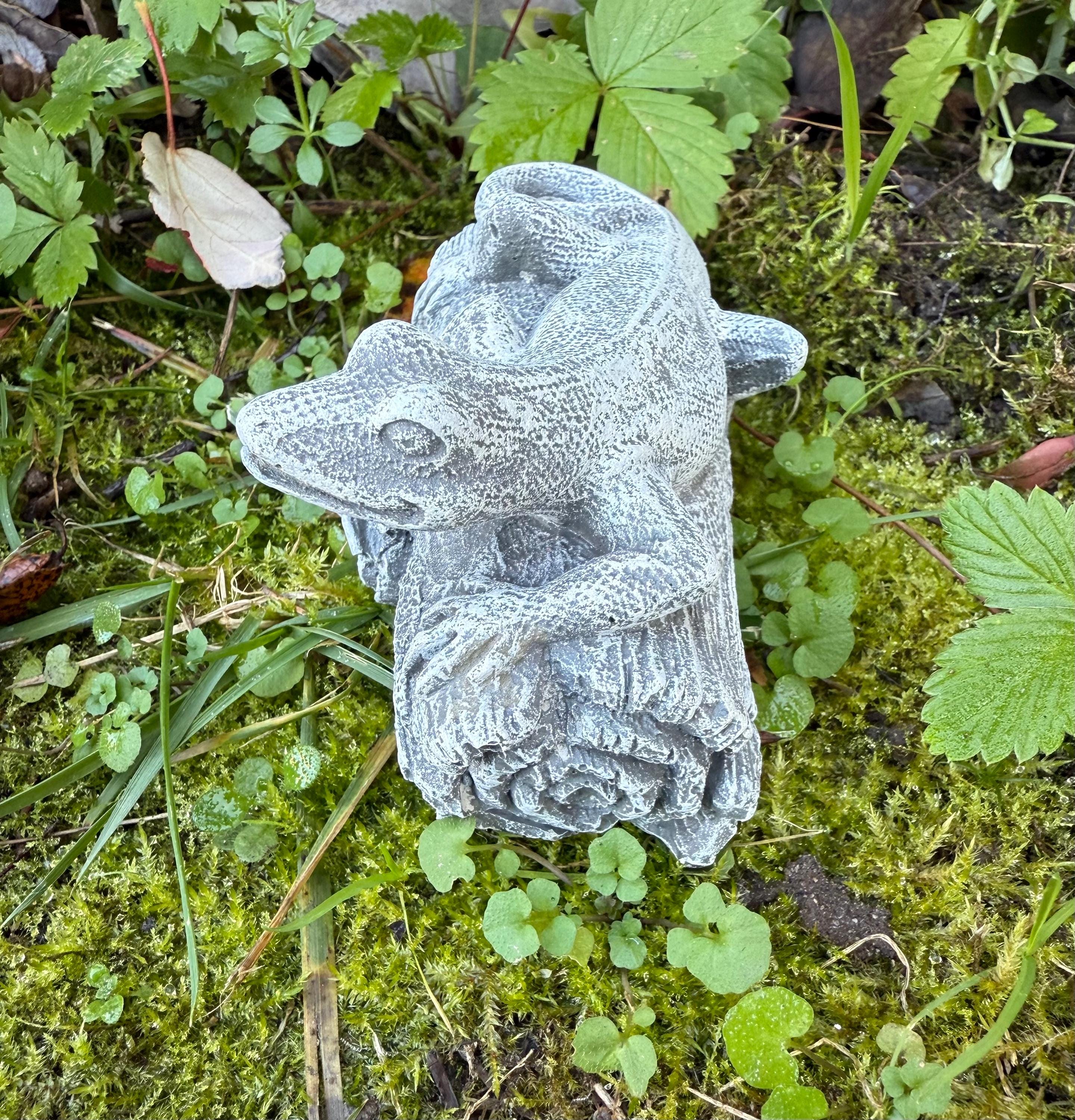 Concrete Lizard on the Log Statue, Lizard Garden, 5