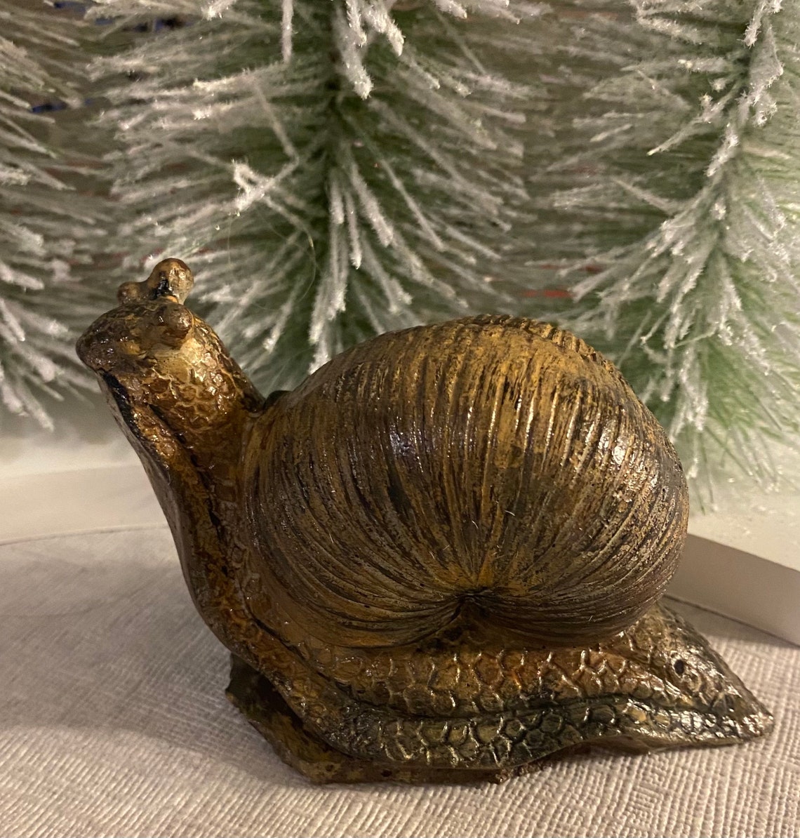garden snail statue
