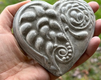 Stone heart #1, garden statuary, concrete art, garden gifts, outdoor statues, mini statue, Valentines, Mom Gift, garden rock, Heart Gift