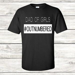 Vader van meisjes in de minderheid Tshirt