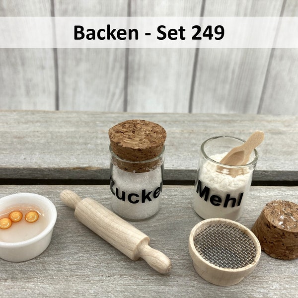 Backset 249 • Mehl, Zucker, Wellholz, Sieb, Rührschüssel • Backutensilien •  Backszene • Miniatur Backen • Wichtel Zubehör • Gutscheinbox