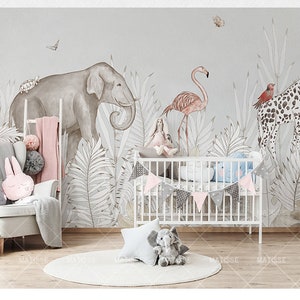 Papel tapiz de jirafa, elefante y búho pintados a mano con dibujos animados, hojas blancas tropicales y flamencos, murales de pared para habitación infantil.