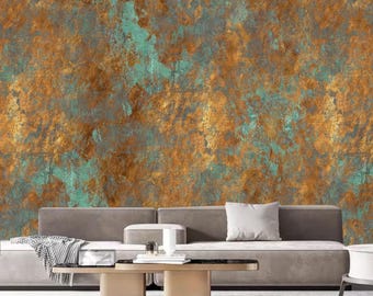 Könnte beinhalten: Eine strukturierte Tapete mit einem verwitterten, metallischen Look. Die Tapete zeigt eine Mischung aus Gold- und Türkistönen, die ein einzigartiges und modernes Design schaffen.