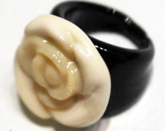 Flower band ring with black base with gift box, jewelry handmade in venetian Murano glass Italy perfect for Valentine's Day