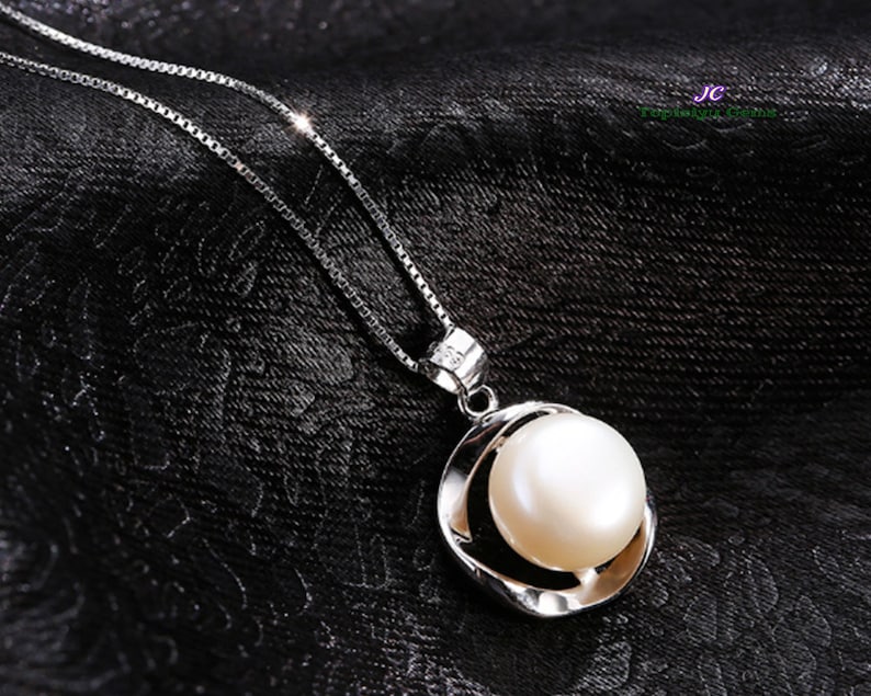 Sterling Silver White Freshwater Pearl Pendant Necklace Dainty Necklace With Velvet Pouch