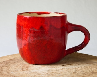 Große Keramik Tasse — rot & handgetöpfert