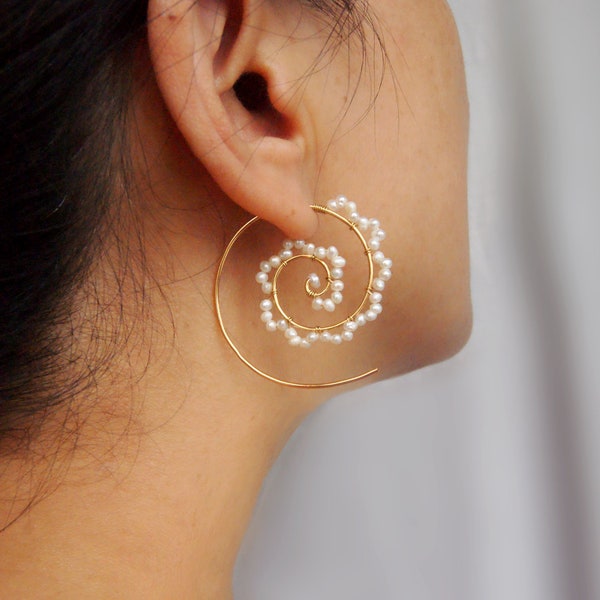 Big pearl Spiral Earring,natural Earring,bead Spiral earring,Wire earring,Boho spiral hoop earring,wrap around 1.38"hoop,Threader for women