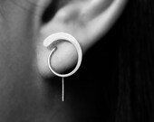 Ear Jacket,Tiny hammered earring,stud earring,funky earring,hoops,Circle Earring,art deco earring,Earlobe earring,shape earring,wire earring