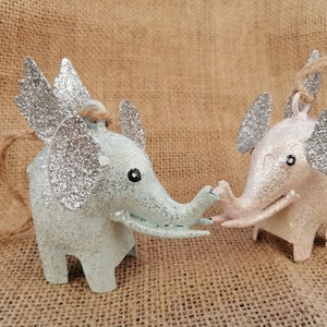 Ciondolo elefante in metallo nei colori blu e bianco con glitter, portafortuna, etichetta regalo, decorazione per albero, idea regalo decorazione elefante