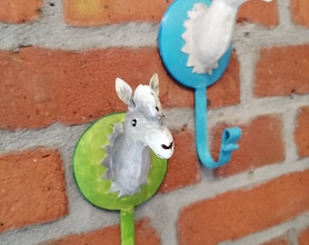 Wandhaken ALPAKA, witziger Kleiderhaken, Flurgarderobe aus Metall, Kinderzimmerdeko, Metalldeko, Wanddekoration Tiere, Geschenkidee Kinder