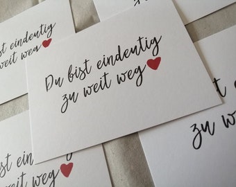 Romantische Postkarte, Spruchkarte für Verliebte, Du bist eindeutig zu weit weg, Herzen, Liebesbotschaft, Valentinstagskarte,Geschenk Liebe