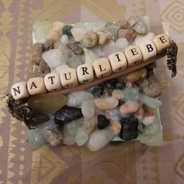 NATURLIEBE Magnet aus Minileinwand, mit Natursteinen, Holz und Baum-Charms, schöne Geschenkidee für Naturfreunde- und freundinnen