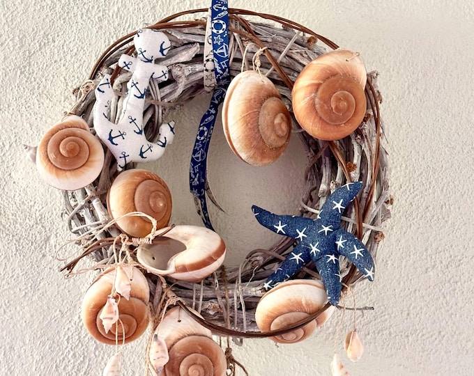 Maritime door wreath with shells, summer decoration, anchor, starfish, hearts, blue-cream