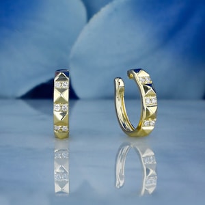 Single (Half Pair) 14k Solid Gold Natural Diamond Pyramid Design Non-Pierced  Ear Cuff