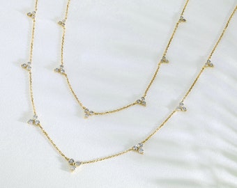 14k oder 18k Solid Gold Natürlicher Diamant 3 Stein Dreieck Cluster Station Graduierte Halskette mit verstellbarer Kordelkette