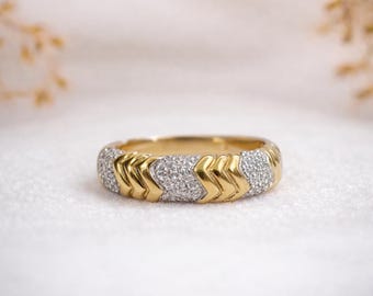 Anel Eternidade em Ouro Maciço 18k com Diamantes Naturais em Dois Tons e Design Chevron Wave - PROMOÇÃO DE AMOSTRA!