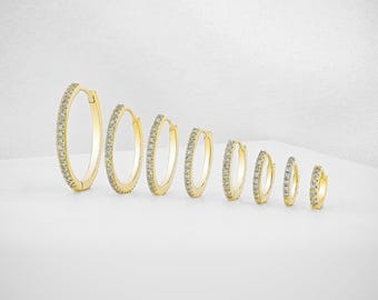 Brinco de argola Huggie em ouro 14k com diamante (unidade)